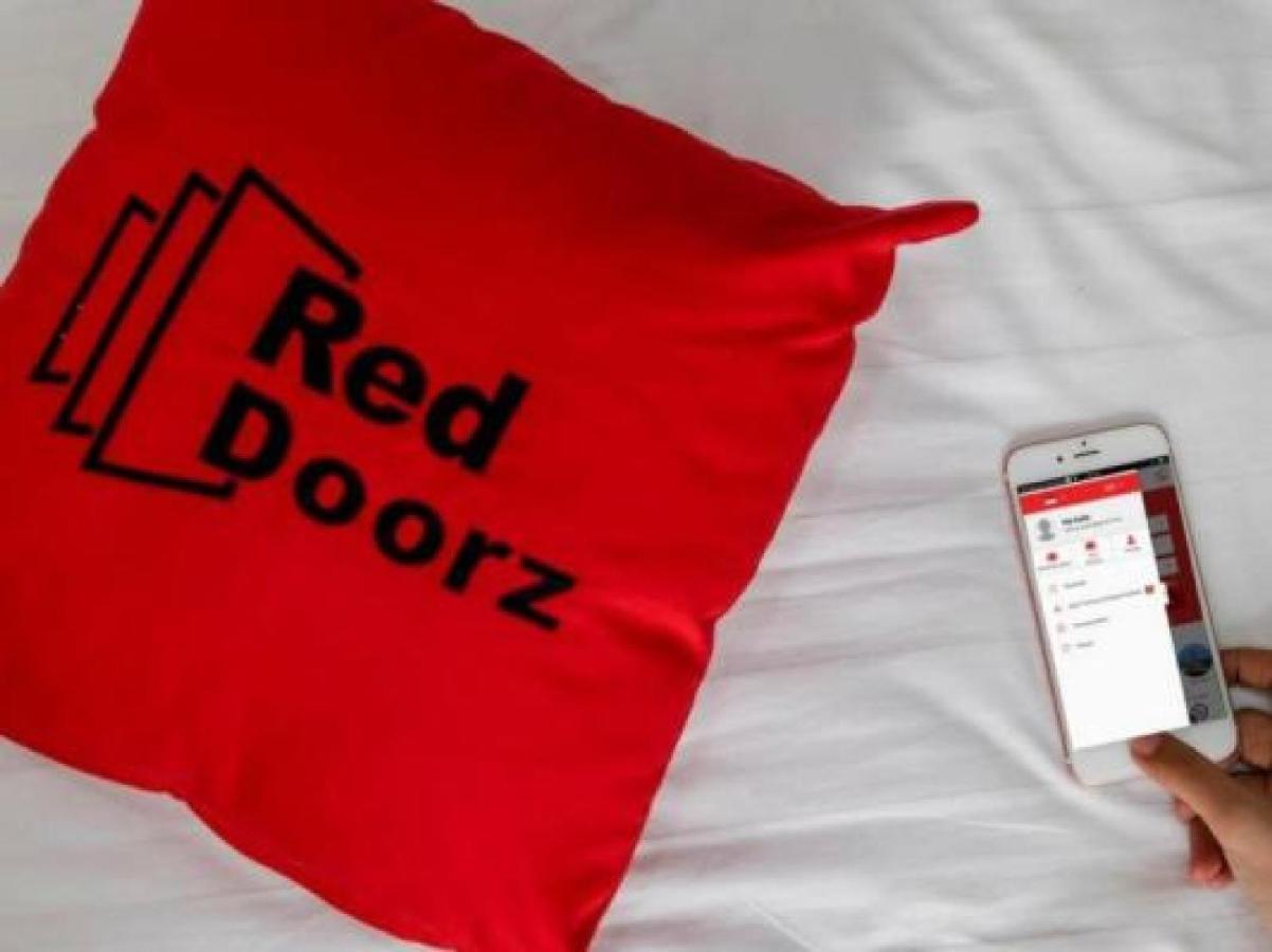 Hotel Reddoorz Near Icon Mall 2 3*
